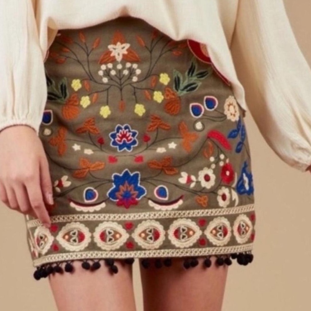 Altar'd State Women’s Embroidered Folk Mini Skirt Small
